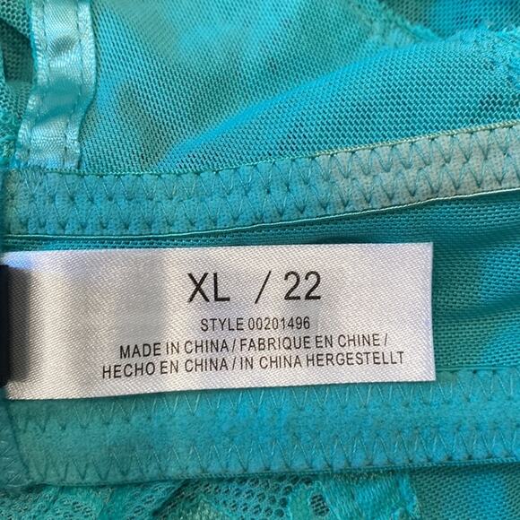FOX & ROYAL. Plus Size Turquoise Lace Racerback Bralette XL - Picture 5 of 9